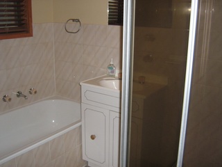 Bathroom (2018-12-07)