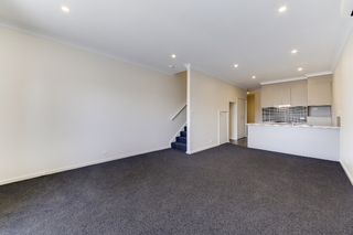 Lounge Room (2016-12-08)