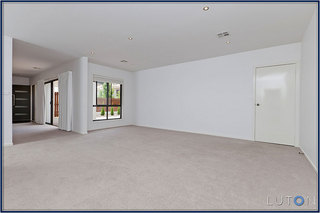 Family Room (2011-12-23)