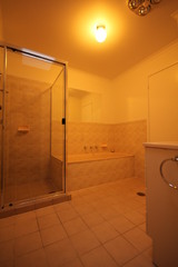 Bathroom (2011-08-17)