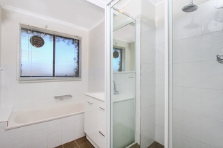 Bathroom (2017-10-03)