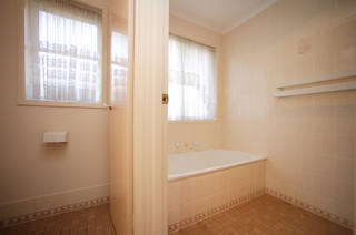 Bathroom (2006-09-19)