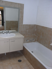 Bathroom (2012-11-09)