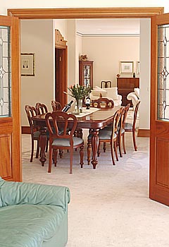 Dining (2004-05-14)