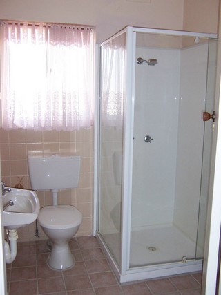 Bathroom (2006-10-14)