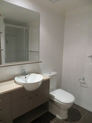 Bathroom (2015-07-09)