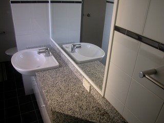 Bathroom (2004-09-06)