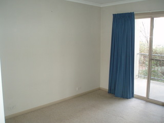 Lounge Room (2010-08-18)