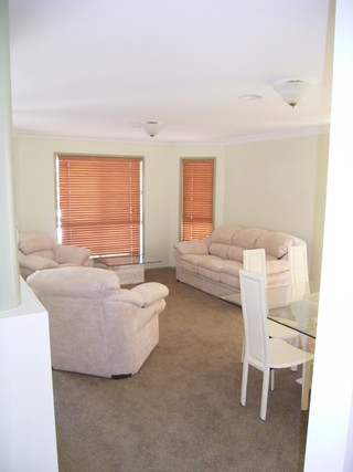 lounge/dining (2003-12-24)