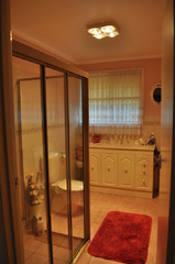 Bathroom (2011-02-18)