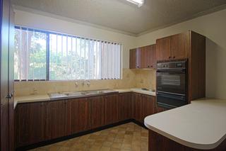 9/27 Mangerton Road Mangerton - Kitchen (2016-08-01)