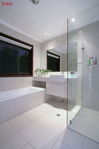 Main bathroom (2007-10-25)