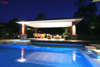 Pool to pavillion (2007-10-25)