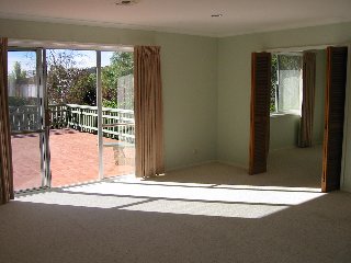 Lounge (2002-04-29)