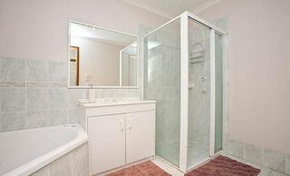 Bathroom (2013-05-23)