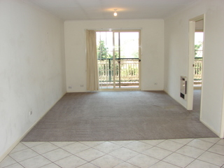 Lounge Room (2015-11-12)