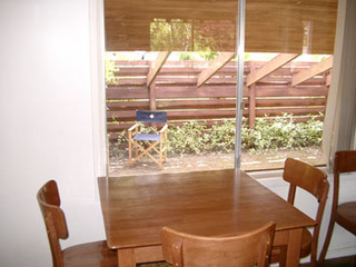 Dining (2003-10-30)