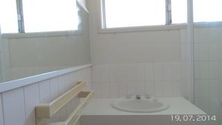 Bathroom (2014-07-21)