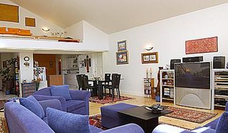 Family room (2005-09-23)