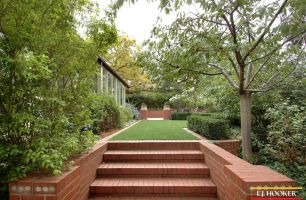 Garden (2011-08-15)