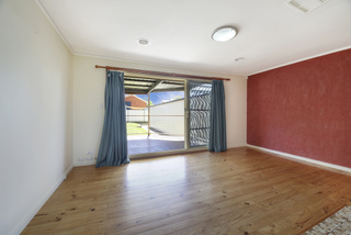 Lounge Room (2014-11-04)