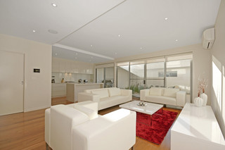 Lounge/Kitchen (2010-05-06)